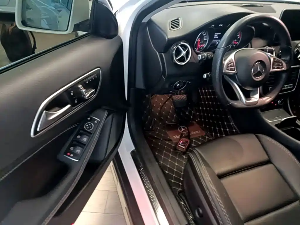 Mercedes-Benz GLA — миниатюра 16