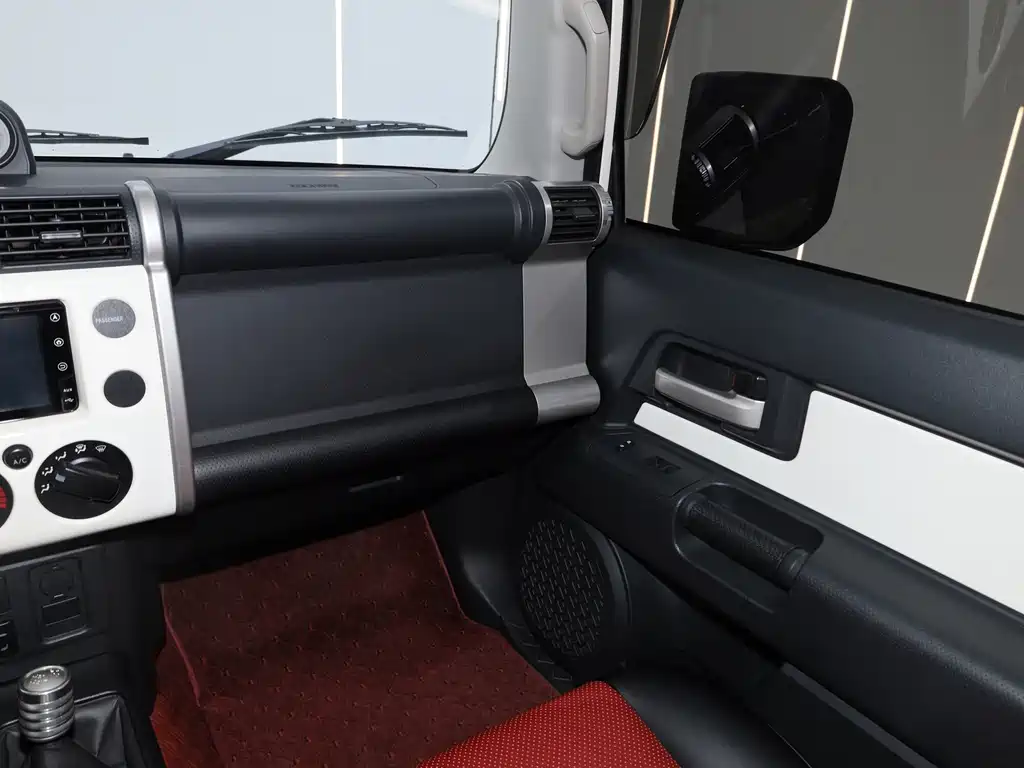Toyota FJ Cruiser — миниатюра 21