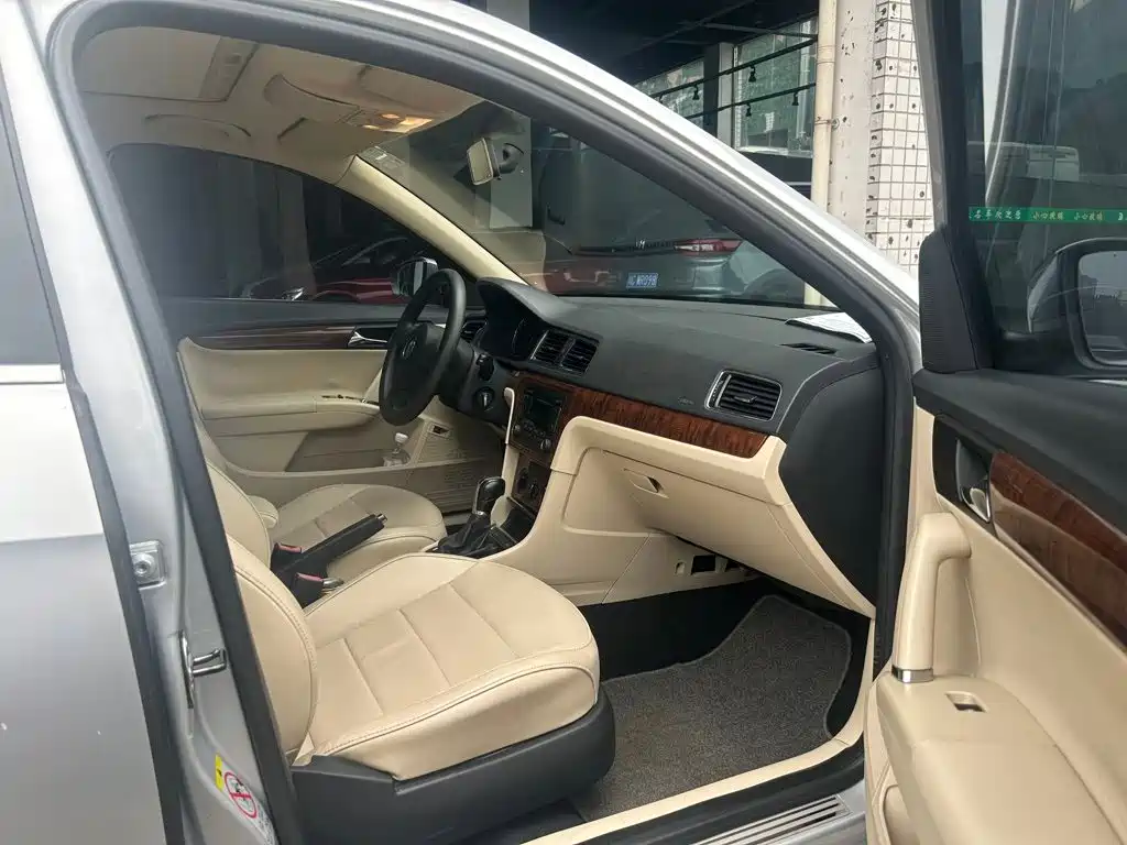 Volkswagen Lavida — миниатюра 3