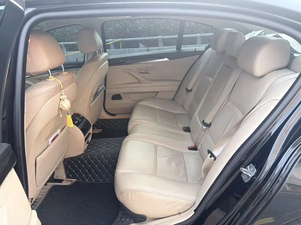 BMW 5 Series — миниатюра 8