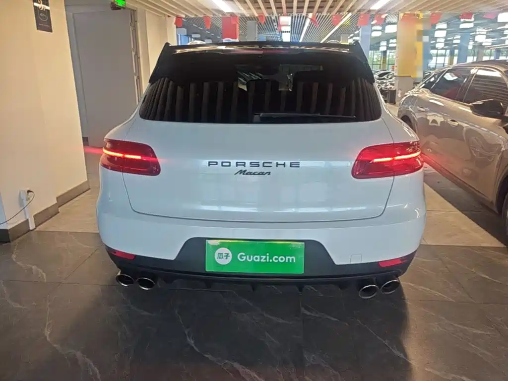 Porsche Macan — миниатюра 6