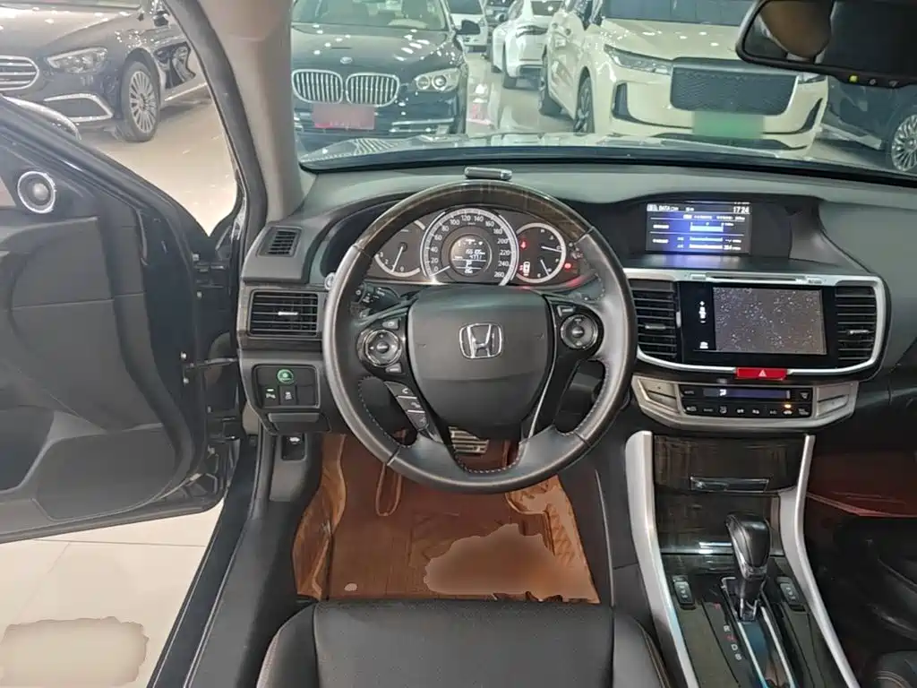 Honda Accord — миниатюра 11