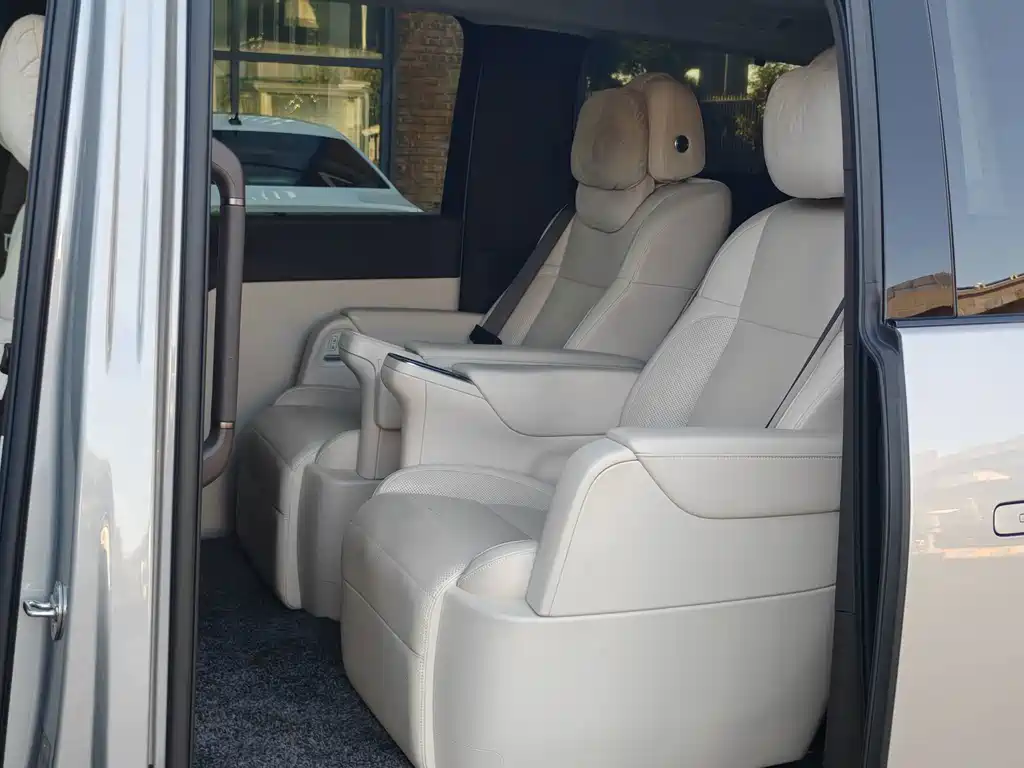 Li Auto Li MEGA — миниатюра 15