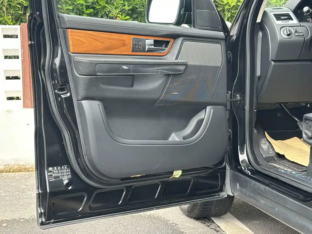 Land Rover Sport — миниатюра 27