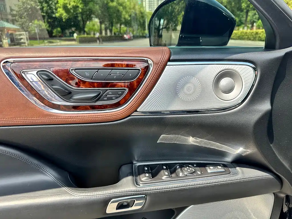 Lincoln Continental — миниатюра 12