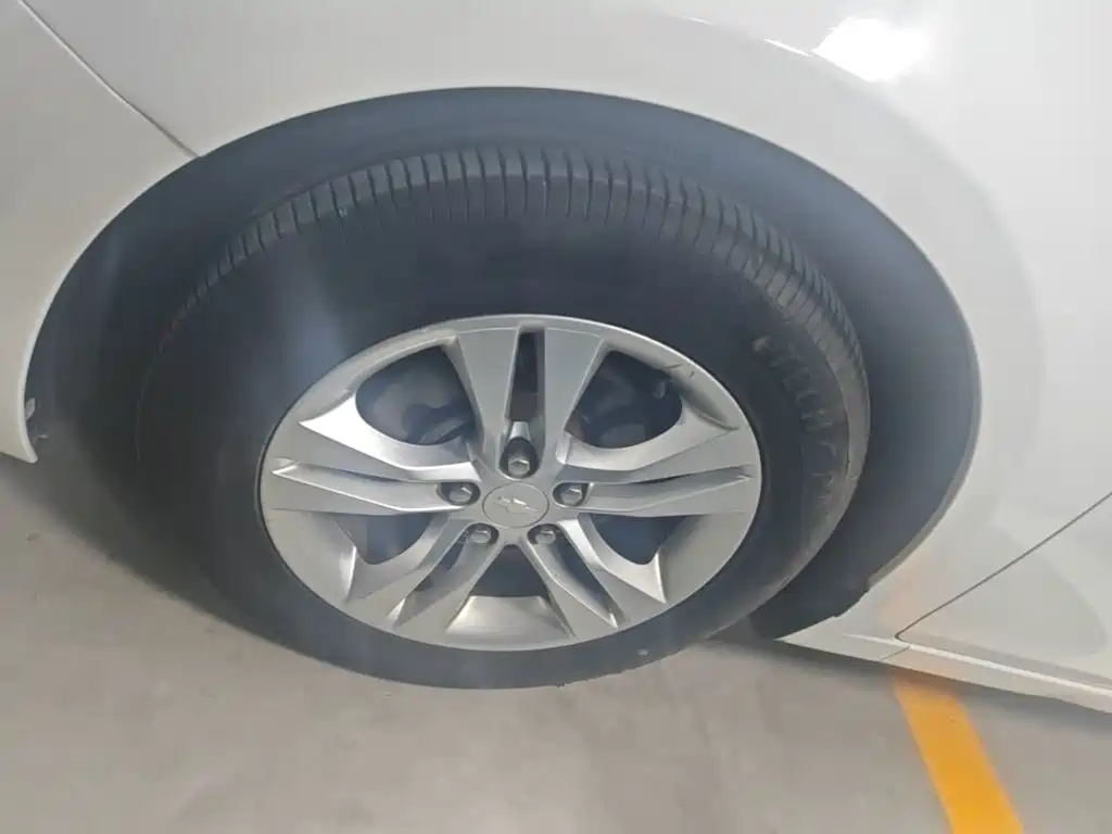 Chevrolet Cruze — миниатюра 23