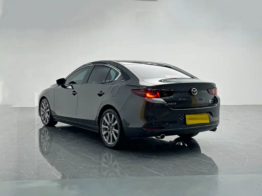 Mazda 3 Axela — миниатюра 4