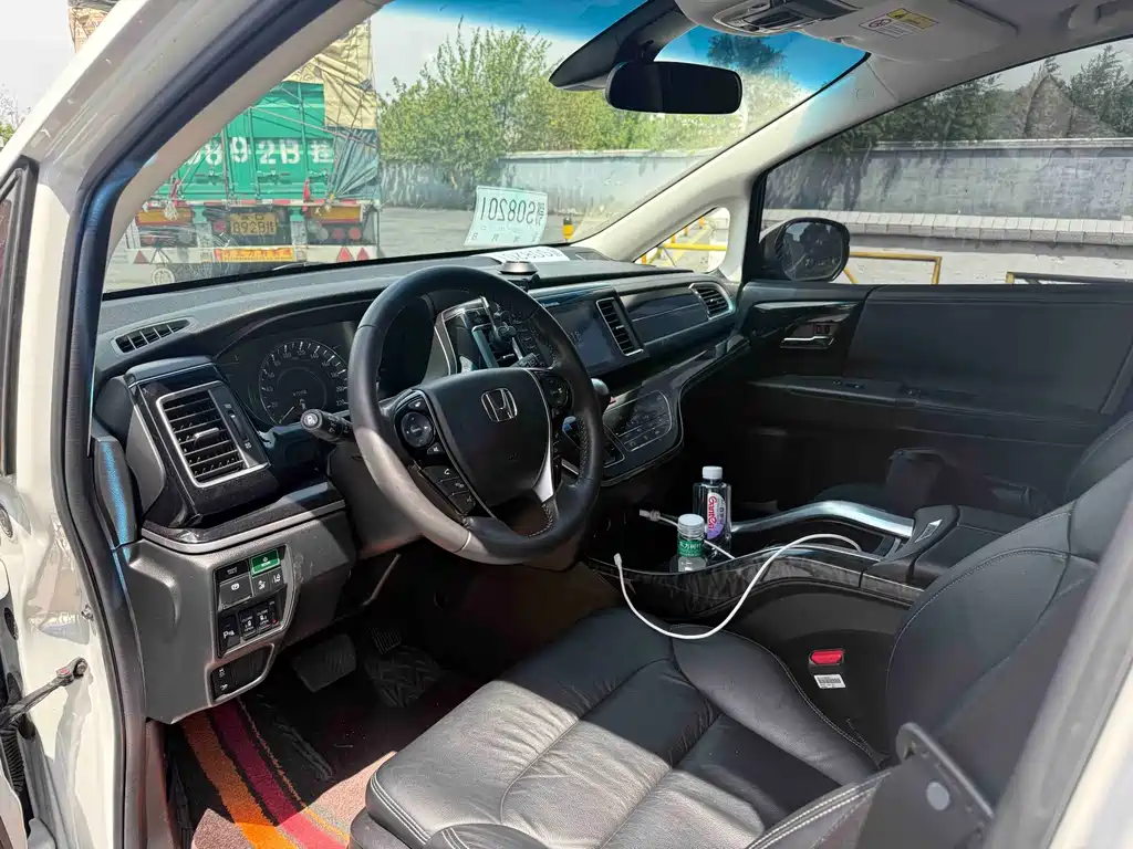 Honda Elysion — миниатюра 4