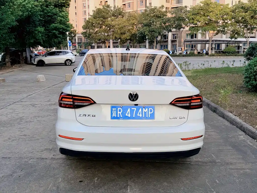 Volkswagen Lavida — миниатюра 5