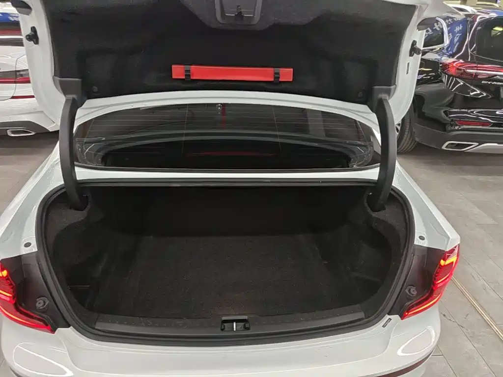 Volvo S60 — миниатюра 19