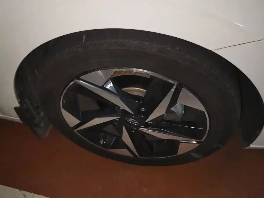 Hyundai Elantra — миниатюра 6