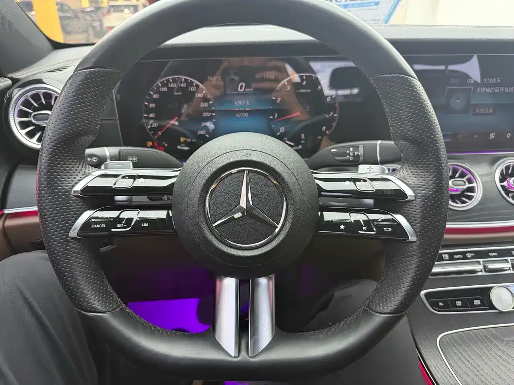 Mercedes-Benz E-Class — миниатюра 22