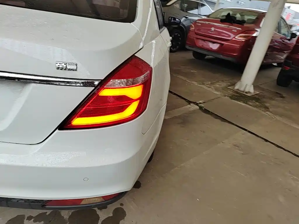 Geely Emgrand — миниатюра 8