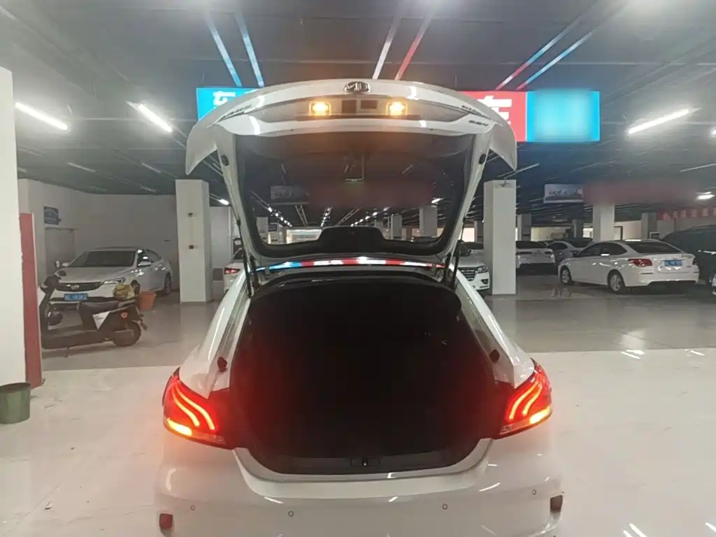 MG MG6 — миниатюра 19