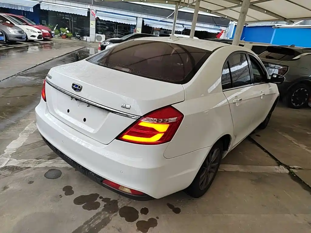 Geely Emgrand — миниатюра 7