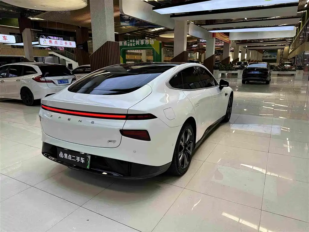 XPeng P7 — миниатюра 9