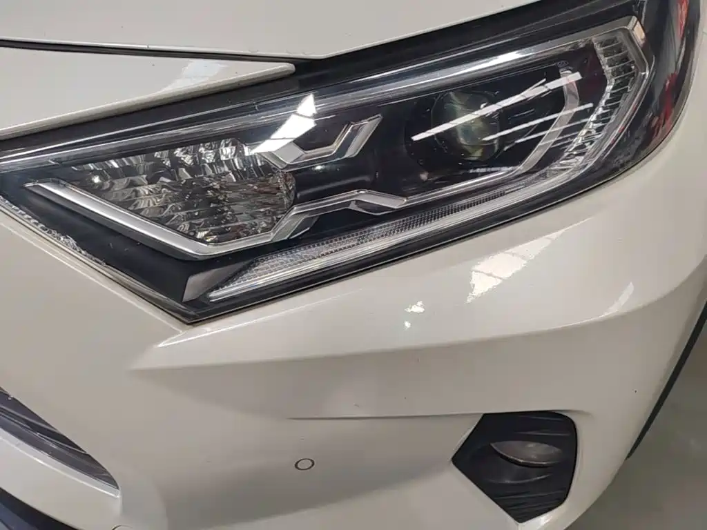 Toyota RAV4 — миниатюра 24