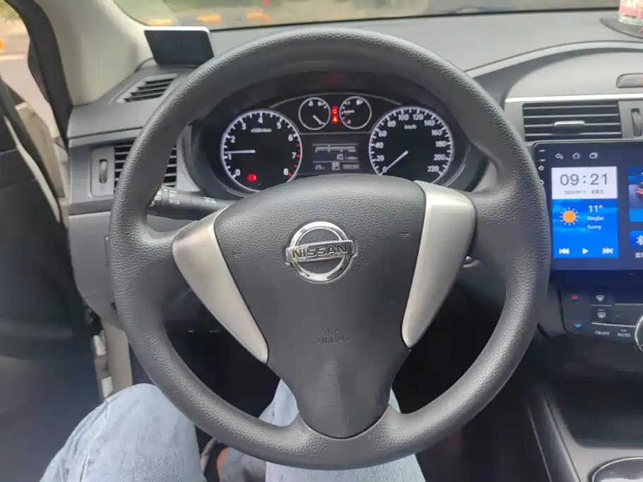 Nissan Tiida — миниатюра 15
