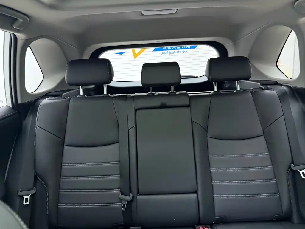 Toyota RAV4 — миниатюра 19