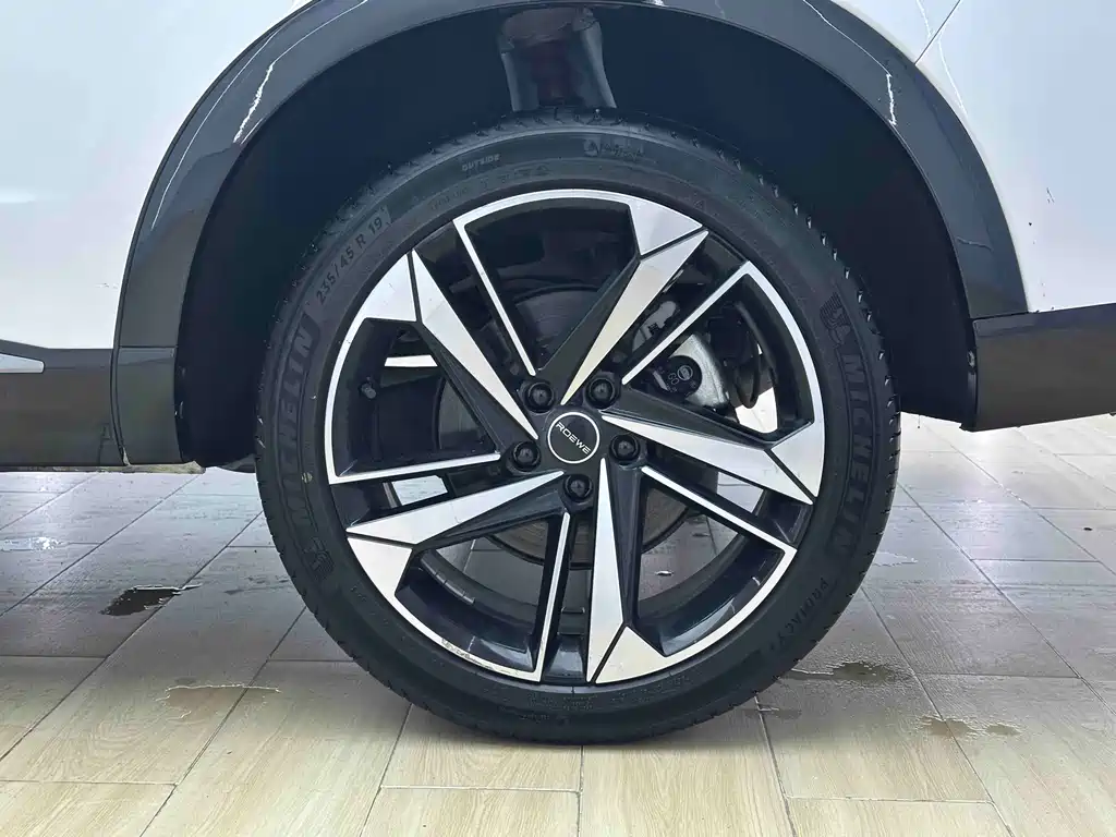 Roewe RX5 MAX — миниатюра 17