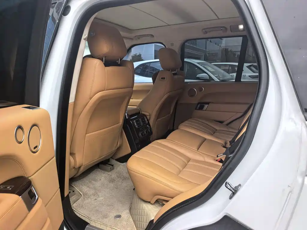 Land Rover Range Rover — миниатюра 4