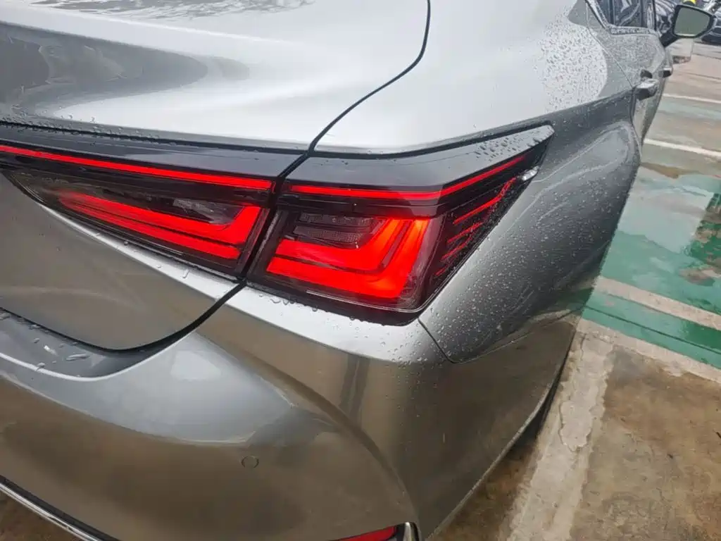 Lexus ES — миниатюра 8