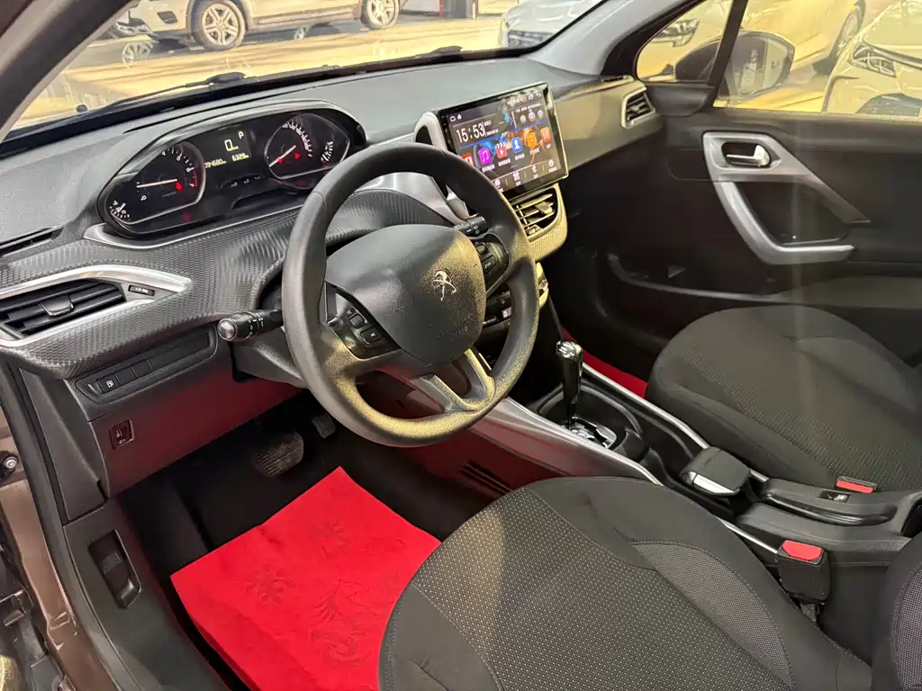 Peugeot 2008 — миниатюра 11