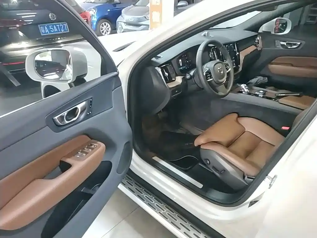 Volvo XC60 — миниатюра 16