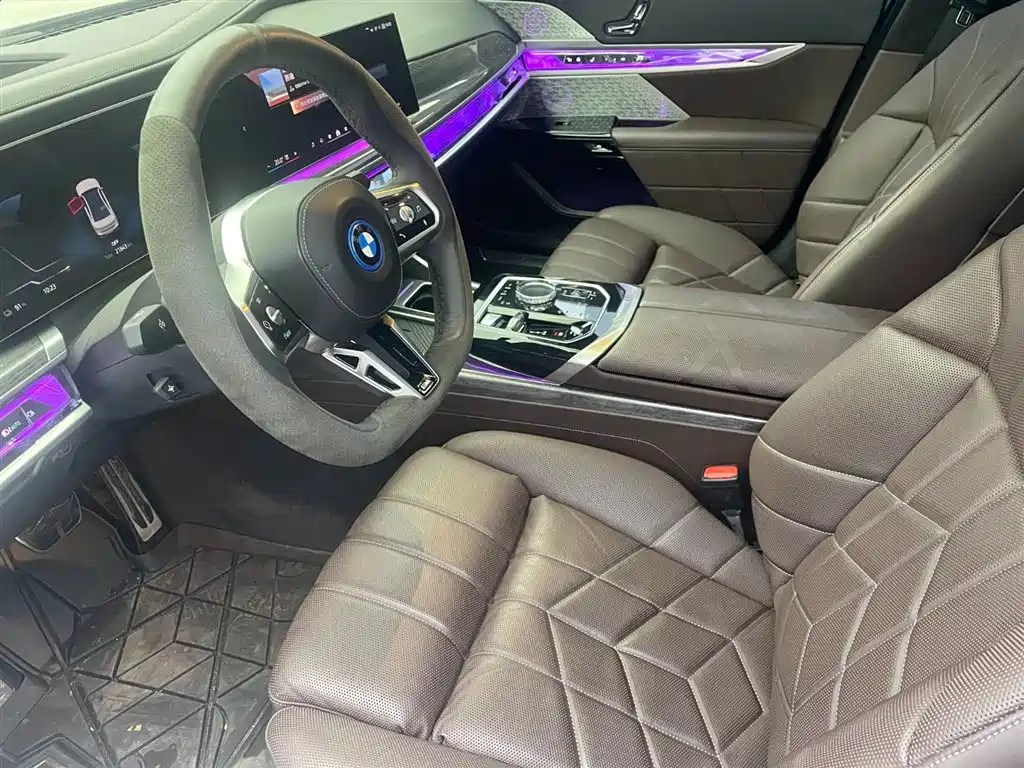 BMW i7 — миниатюра 8