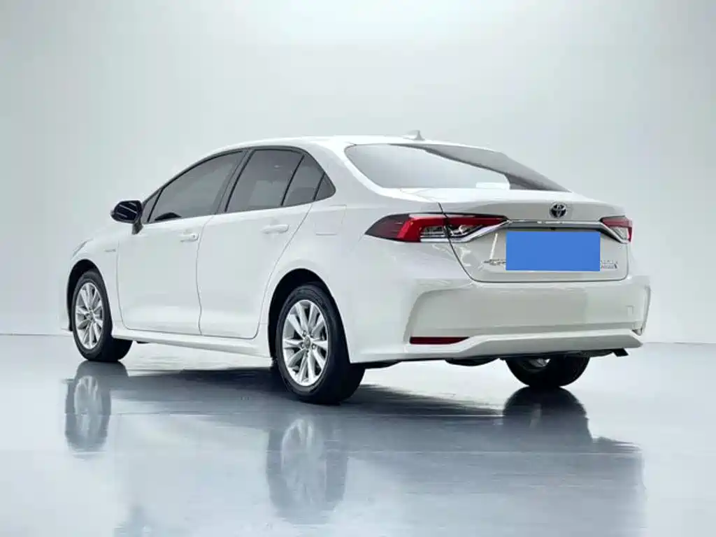 Toyota Corolla - фото 4