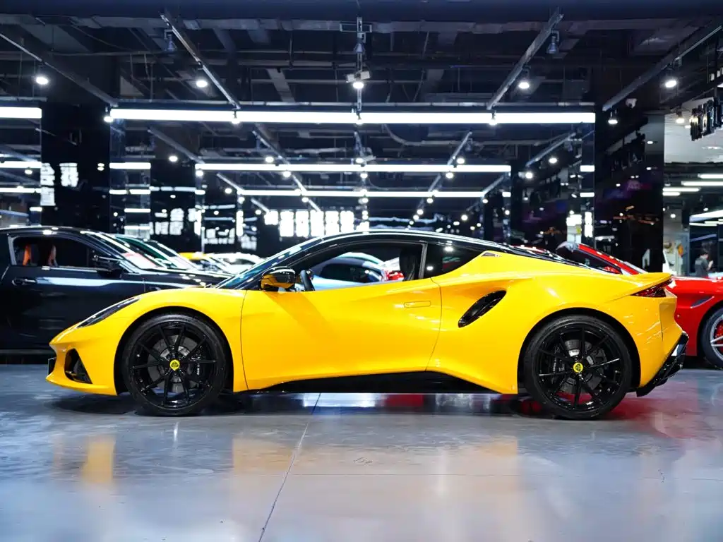 Lotus Emira — миниатюра 9