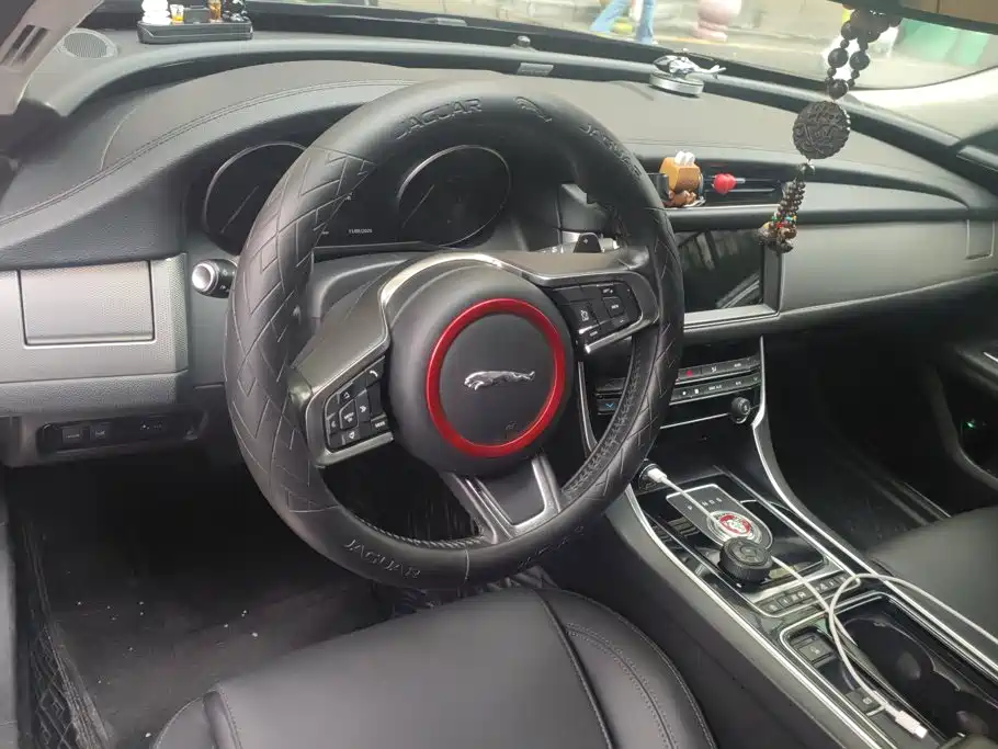 Jaguar XFL — миниатюра 12