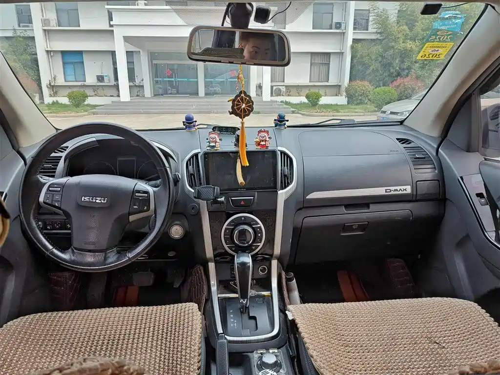 ISUZU D MAX