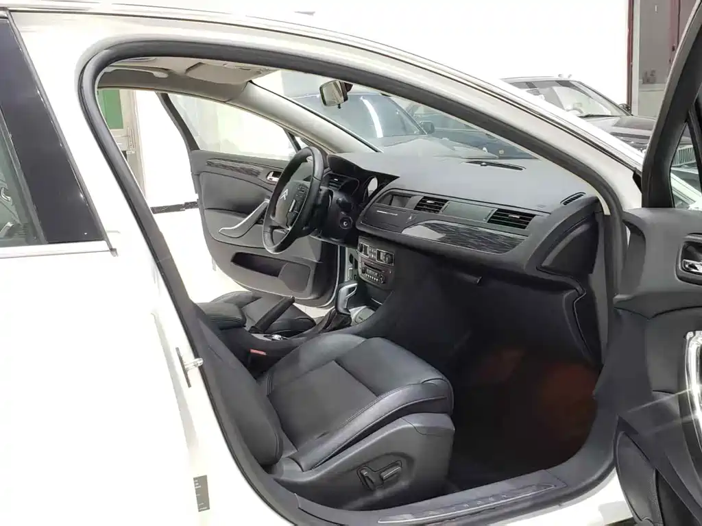 Citroen C5 2011 2.3L AT