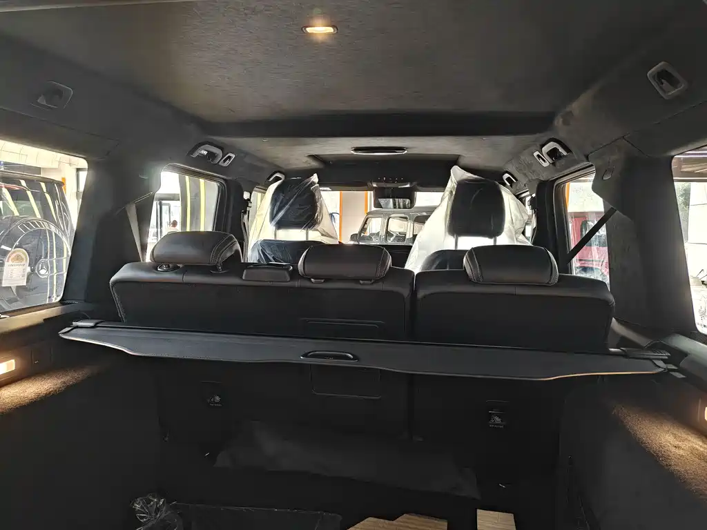 Mercedes-Benz G-Class — миниатюра 12