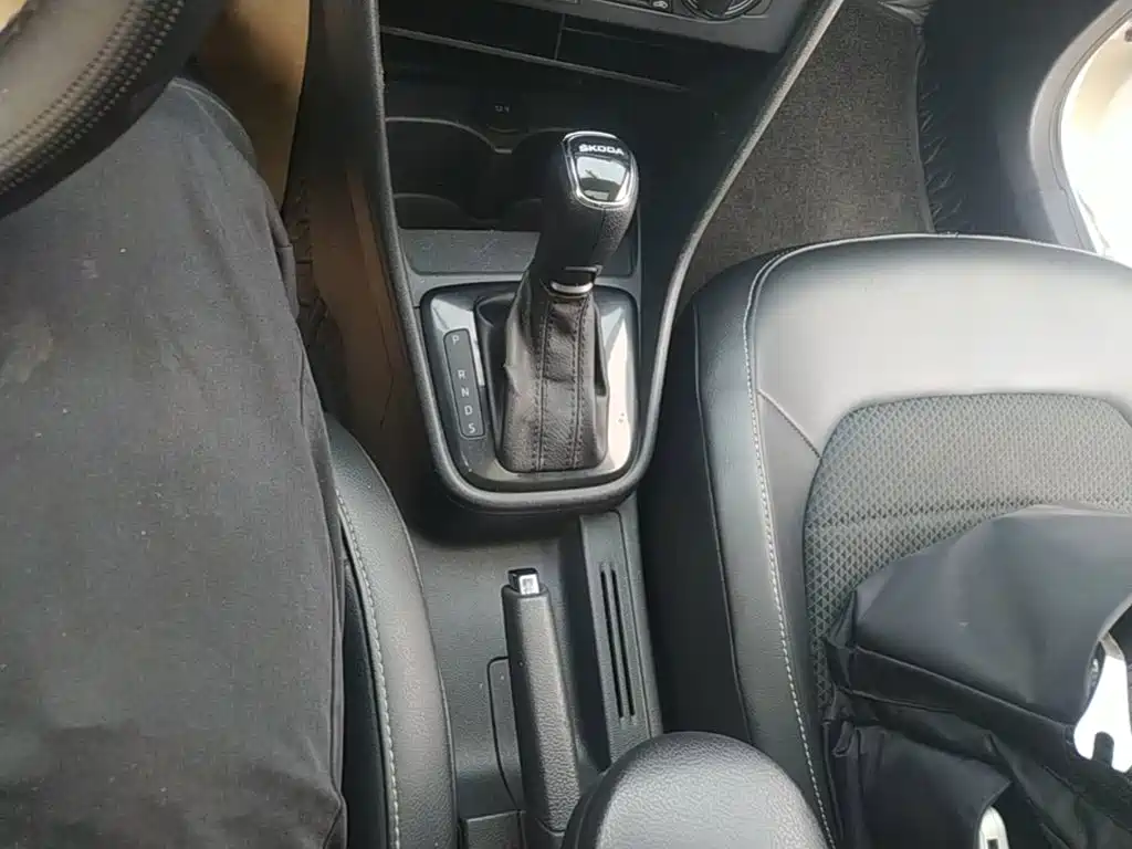 Skoda Rapid Spaceback — миниатюра 14