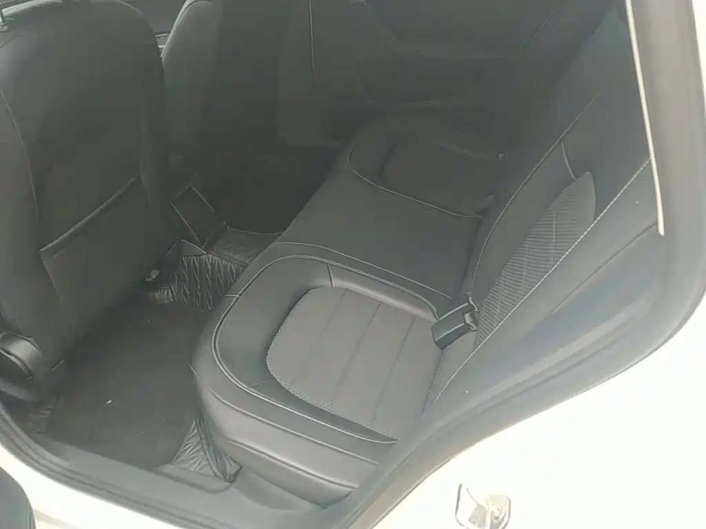 Skoda Rapid Spaceback — миниатюра 17
