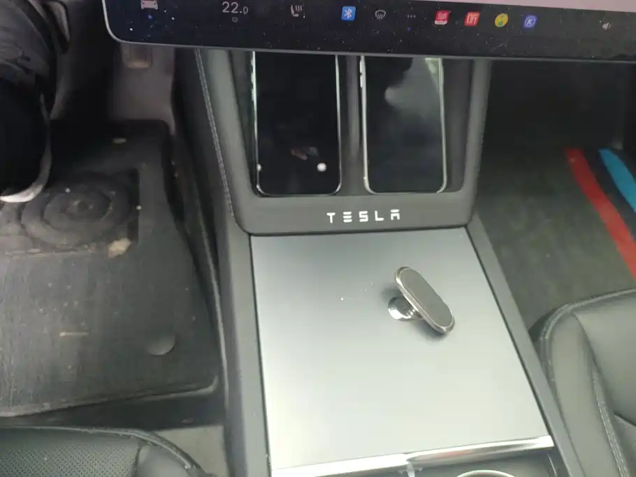 Tesla Model 3 — миниатюра 16