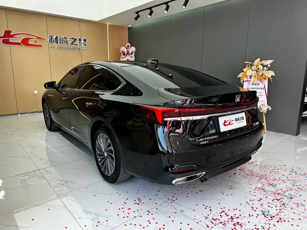 Buick LaCrosse — миниатюра 4