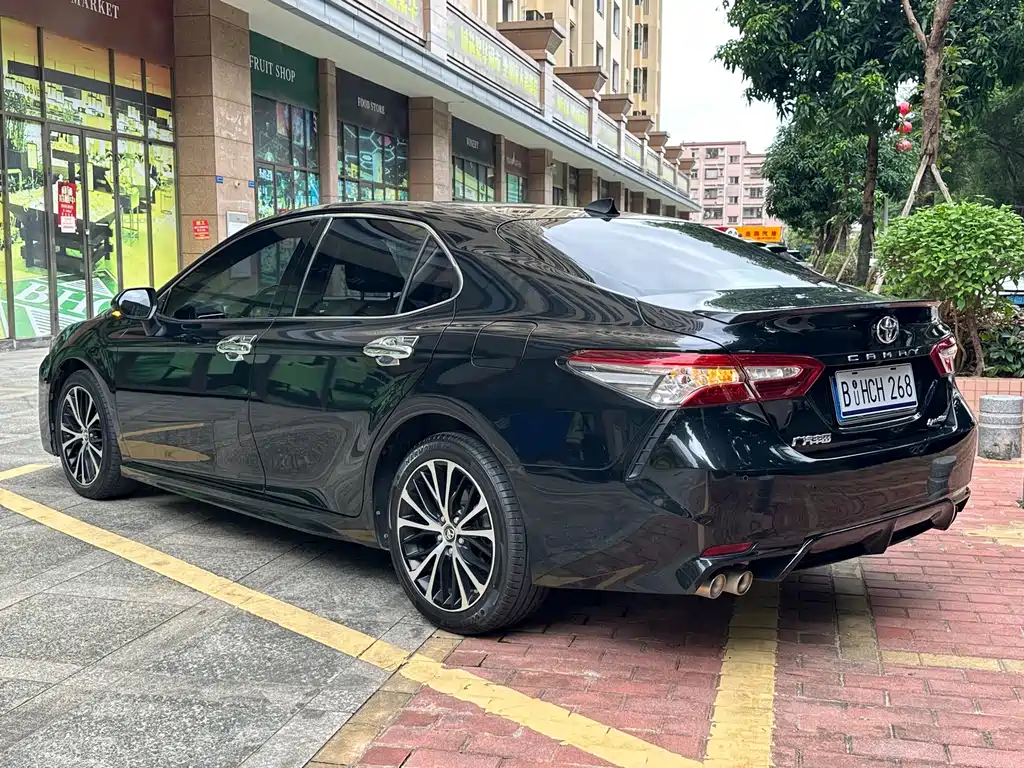 Toyota Camry — миниатюра 4