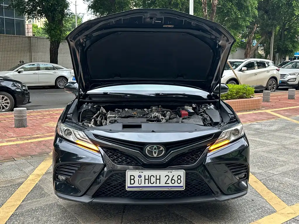 Toyota Camry — миниатюра 14