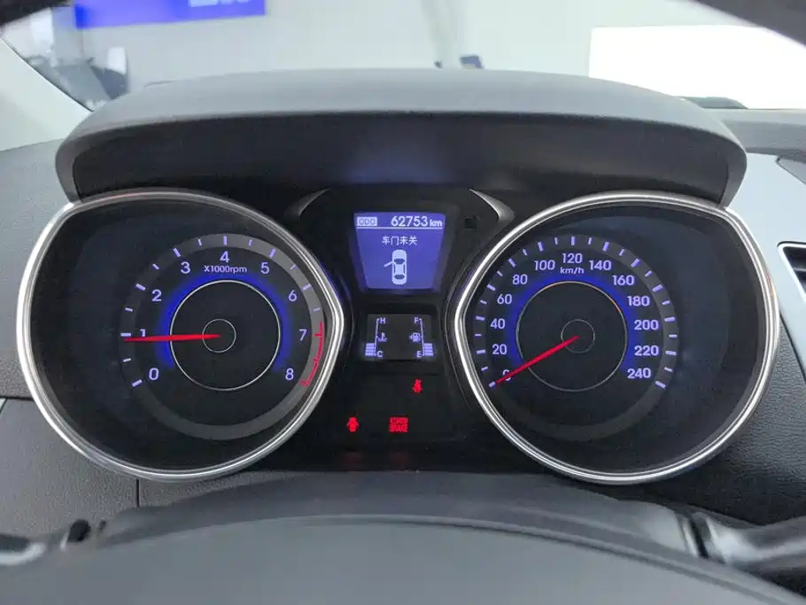 Hyundai Elantra Langdong — миниатюра 14