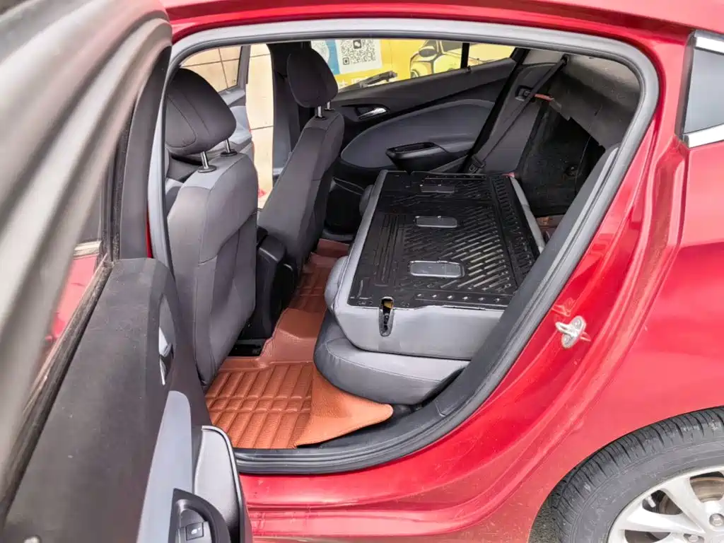Chevrolet Cruze — миниатюра 17