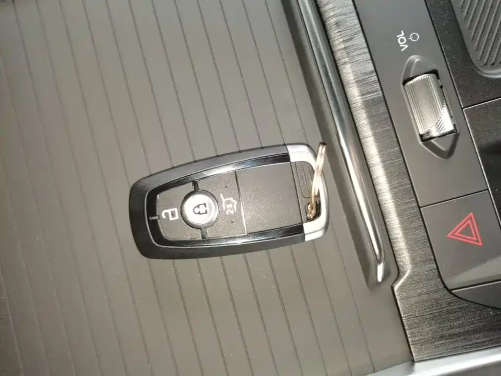Ford Edge — миниатюра 9