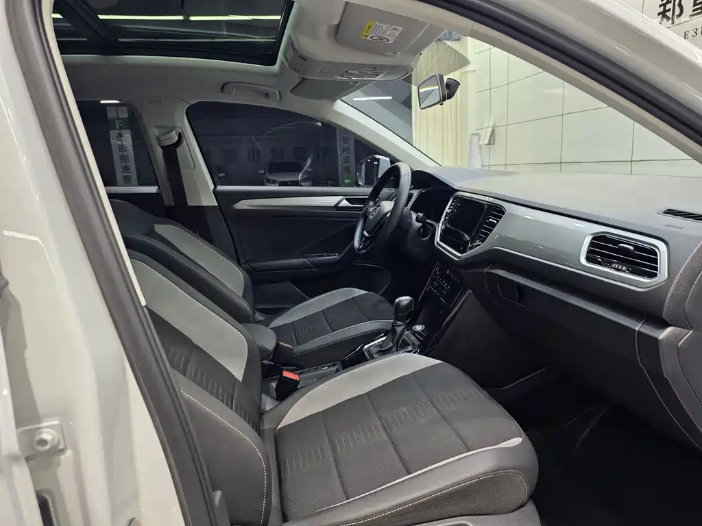 Volkswagen T-Roc — миниатюра 20