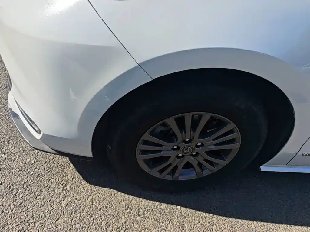 Toyota Sienna — миниатюра 23