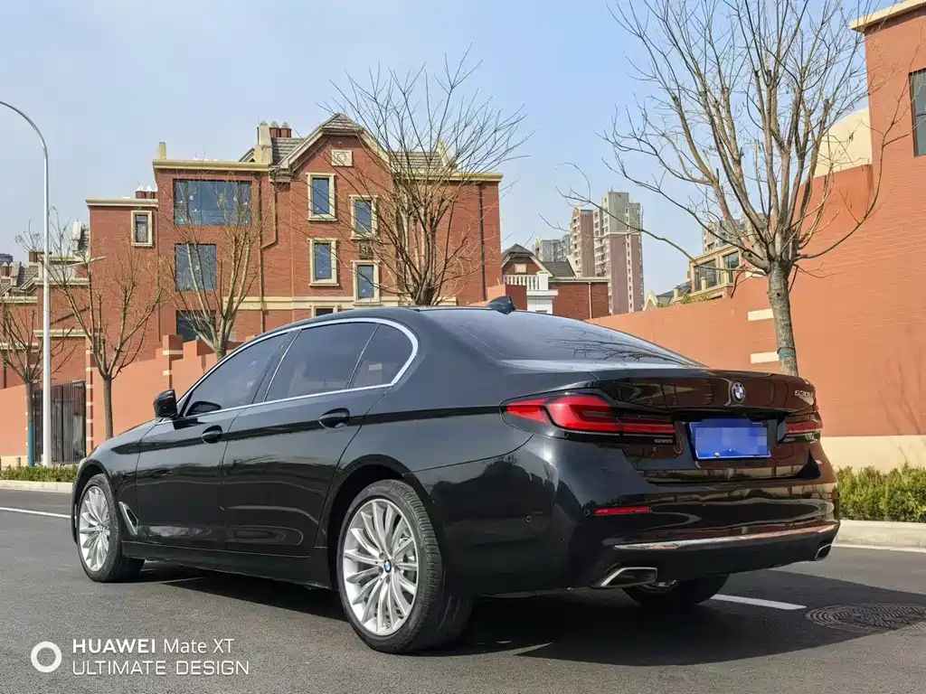 BMW 5 Series — миниатюра 11