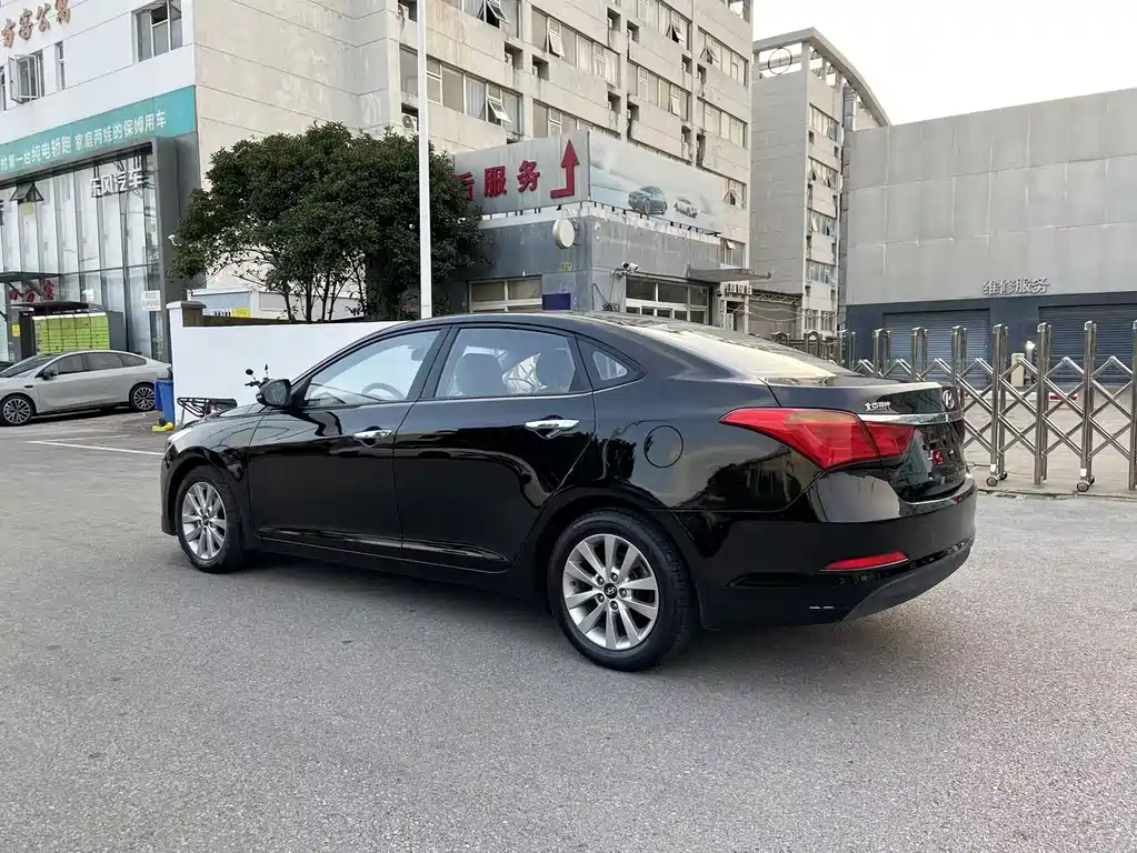 Hyundai Mistra — миниатюра 6