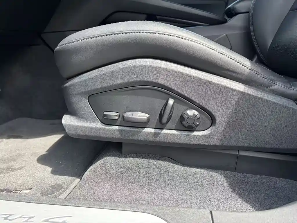 Porsche Macan EV — миниатюра 11