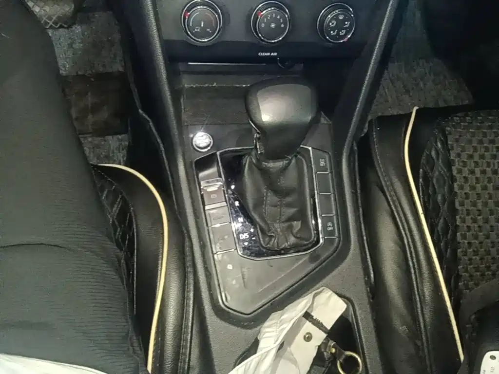 Volkswagen Tiguan L — миниатюра 10